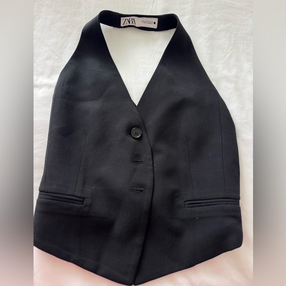 Zara Women's Elegant Black Buttoned Vest